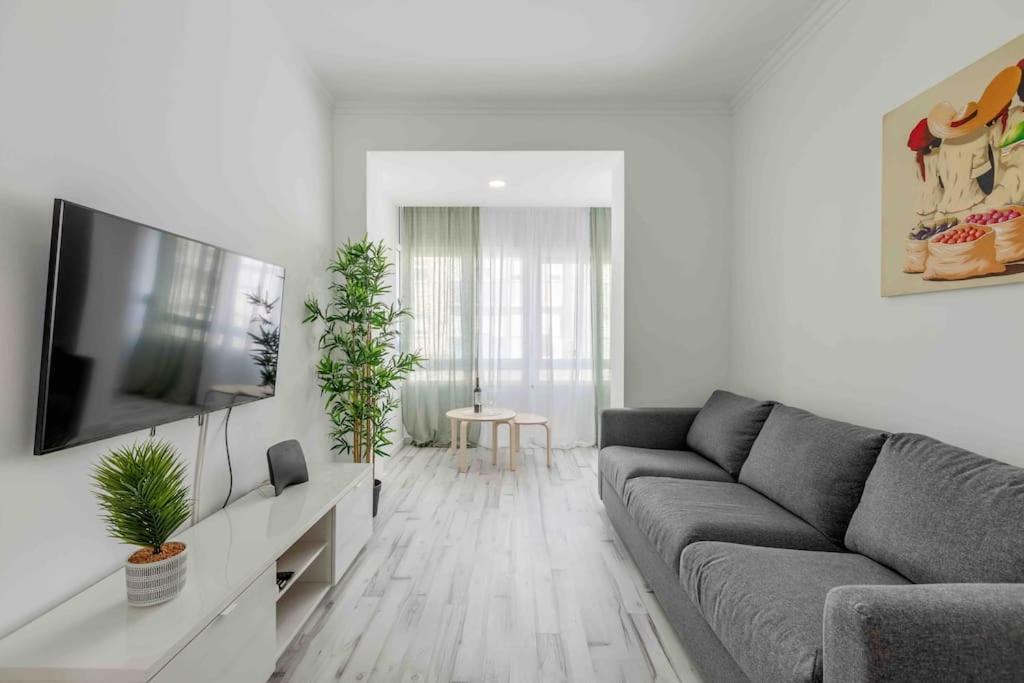 Lovely 3-Bedroom Condo W/ Free Parking On Premises Queluz Eksteriør bilde