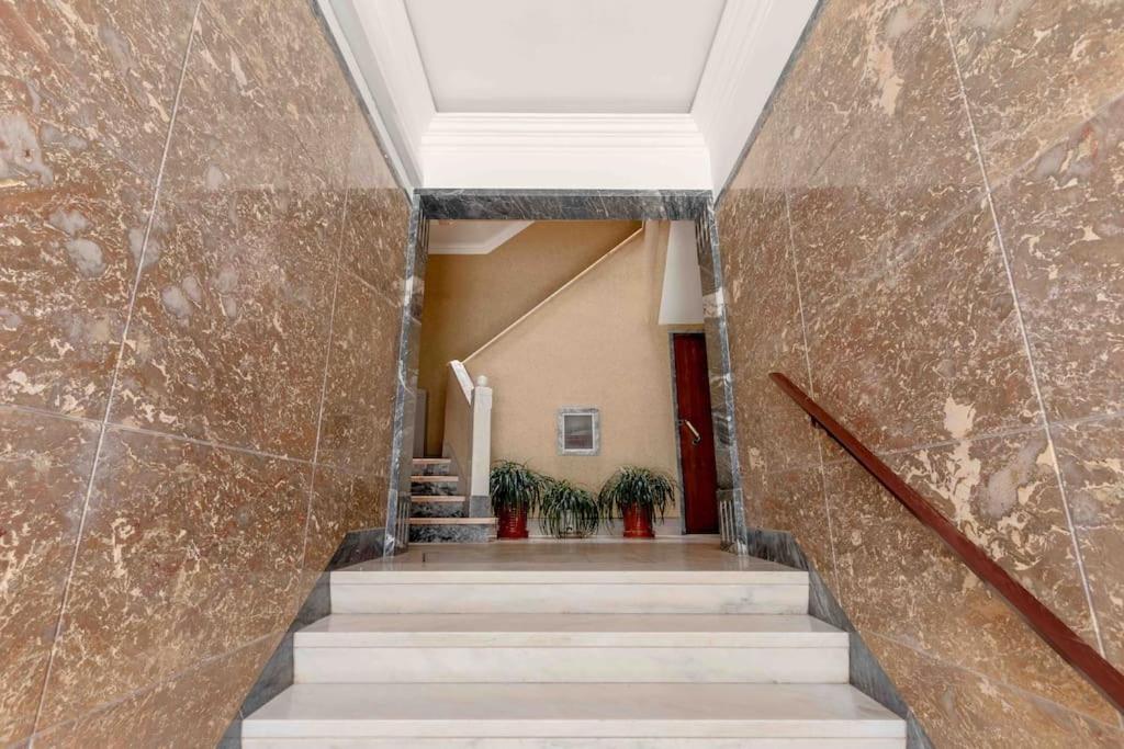 Lovely 3-Bedroom Condo W/ Free Parking On Premises Queluz Eksteriør bilde