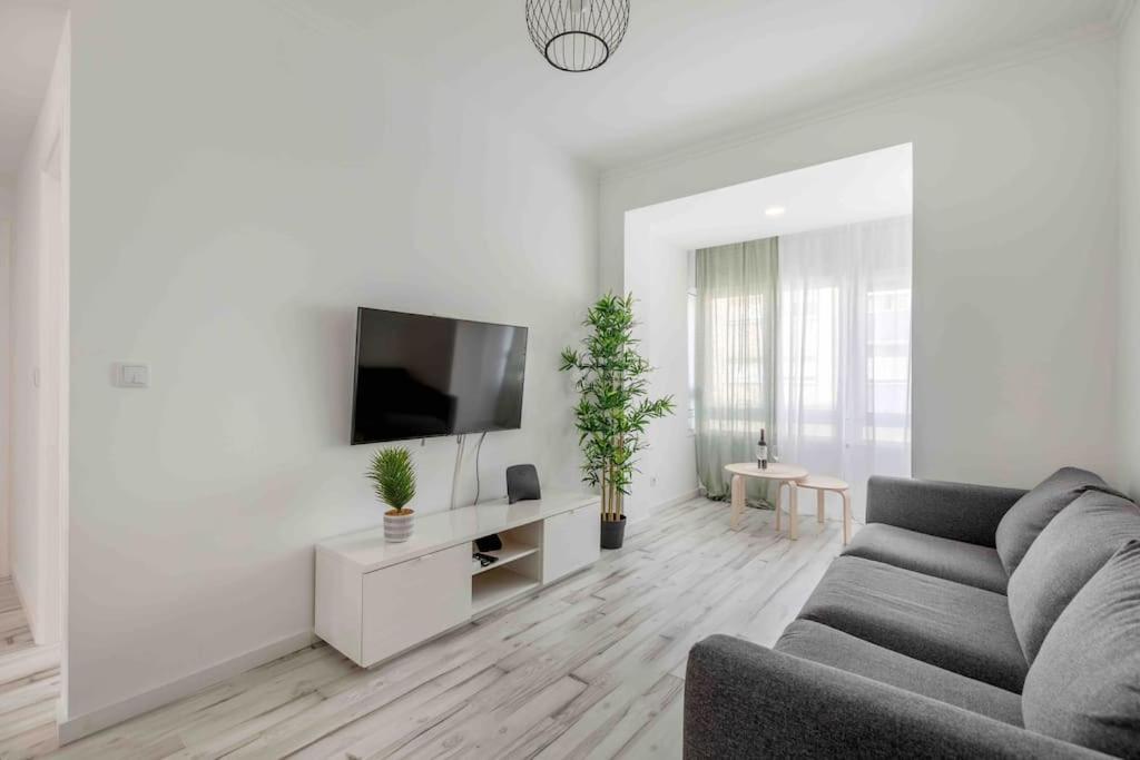 Lovely 3-Bedroom Condo W/ Free Parking On Premises Queluz Eksteriør bilde